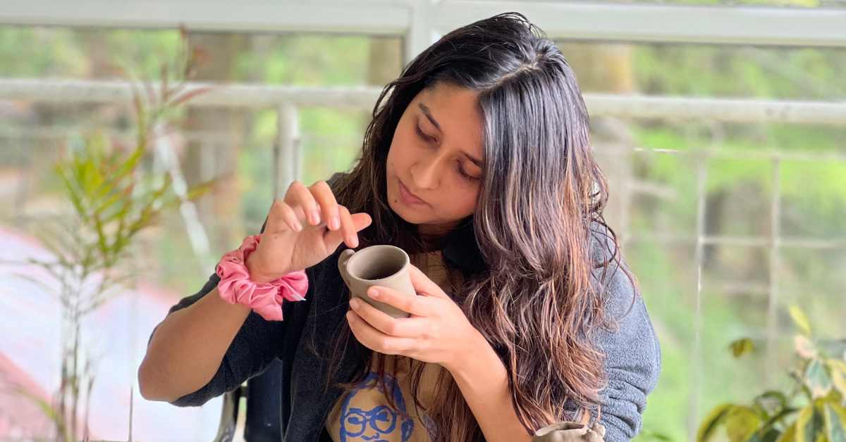 Acrylic Pouring Workshop in Painting Retreat at Dharamkot Studio, Dharamshala, India